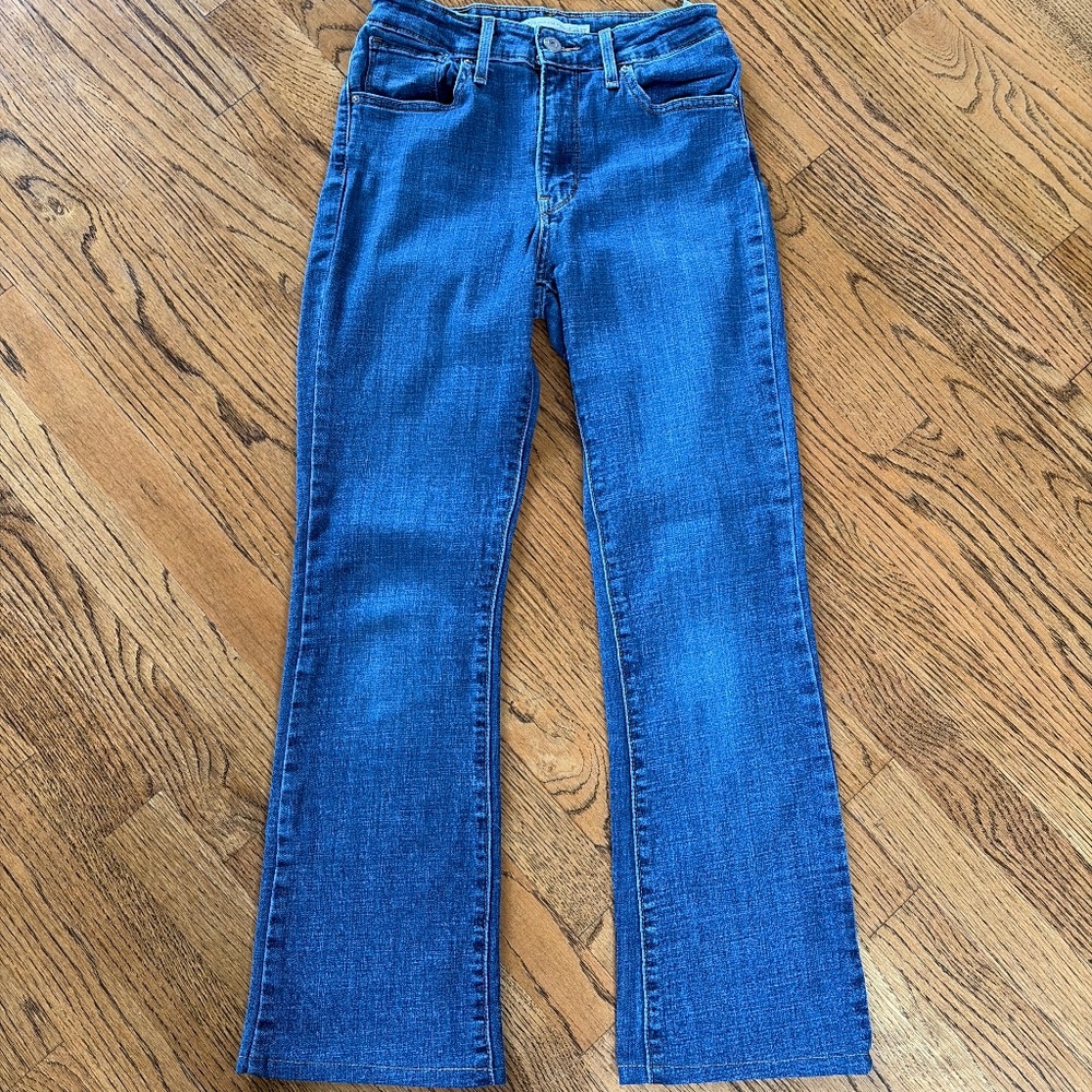 Levi’s 725 high rise bootcut jeans, size 27